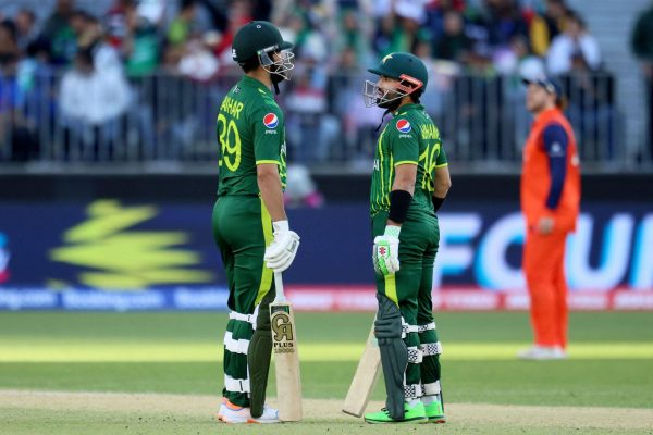 पाकिस्तानले नेदरल्याण्ड्सलाई ६ विकेटले हरायो, सेमिफाइनलको आशा जिवितै