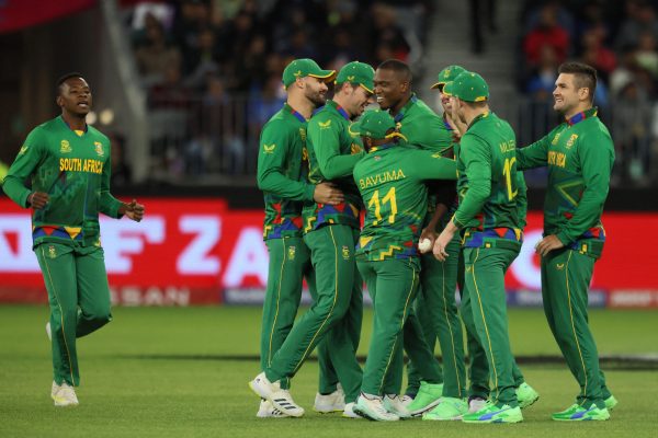 दक्षिण अफ्रिकाले भारतलाई हरायो, सेमिफाइनल समिकरण झनै रोमाञ्चक बन्दै