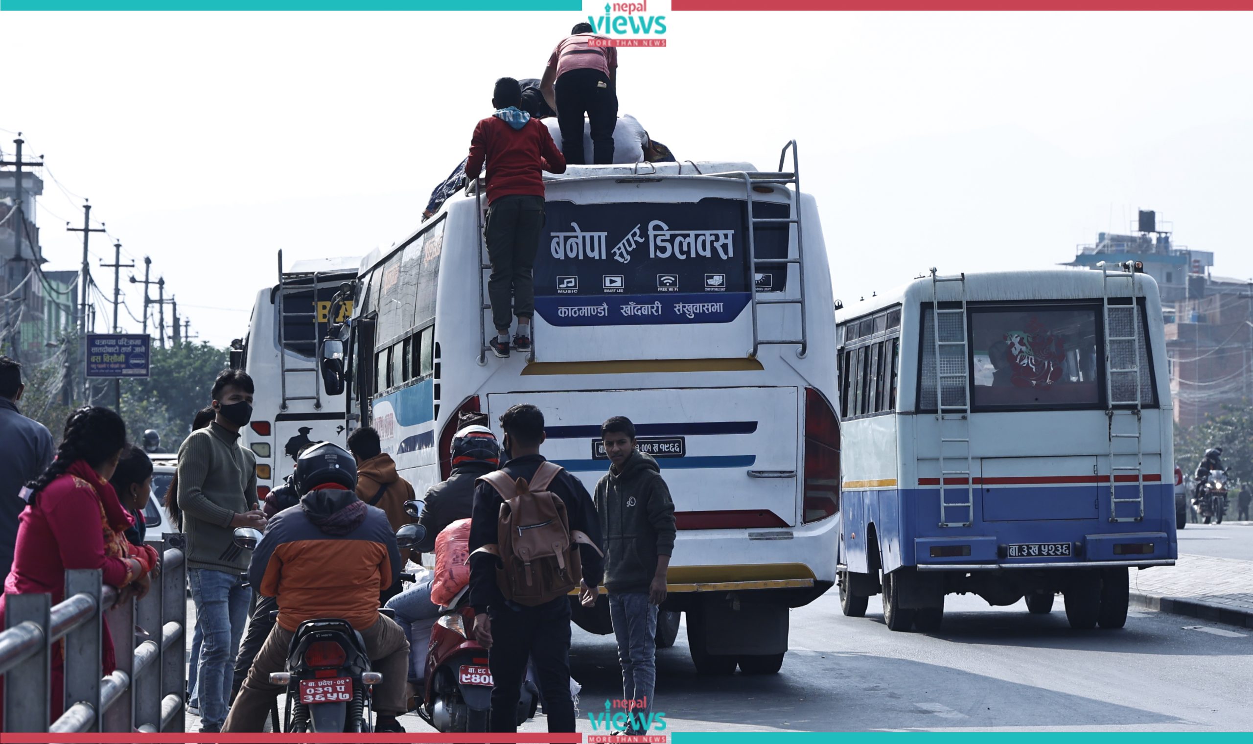 तीन दिनमा डेढ लाख यात्रु उपत्यकाबाट बाहिरिए