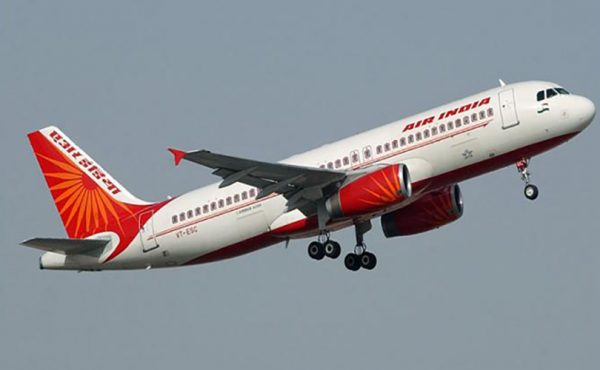 एयर इन्डियाको जहाज विमानस्थलको धावनमार्गमै अड्किँदा एक घन्टा अन्तराष्ट्रिय उडान प्रभावित