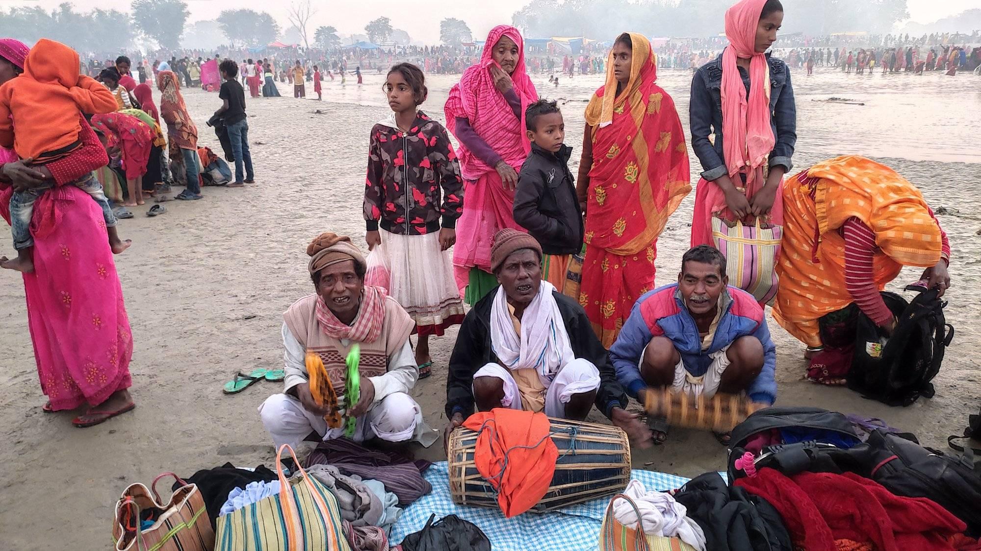 कमला नदीमा भूत मेला, नुहाएपछि धामी झाँक्री बन्ने विश्वास, अतिरिक्त रेल सेवा संचालन हुँदै