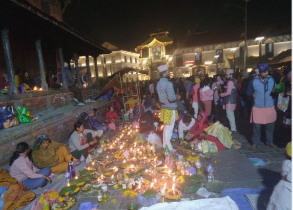 पितृको सद्गतिका लागि महादीपदान गर्न पाशुपत क्षेत्रमा लाखौं श्रद्वालु