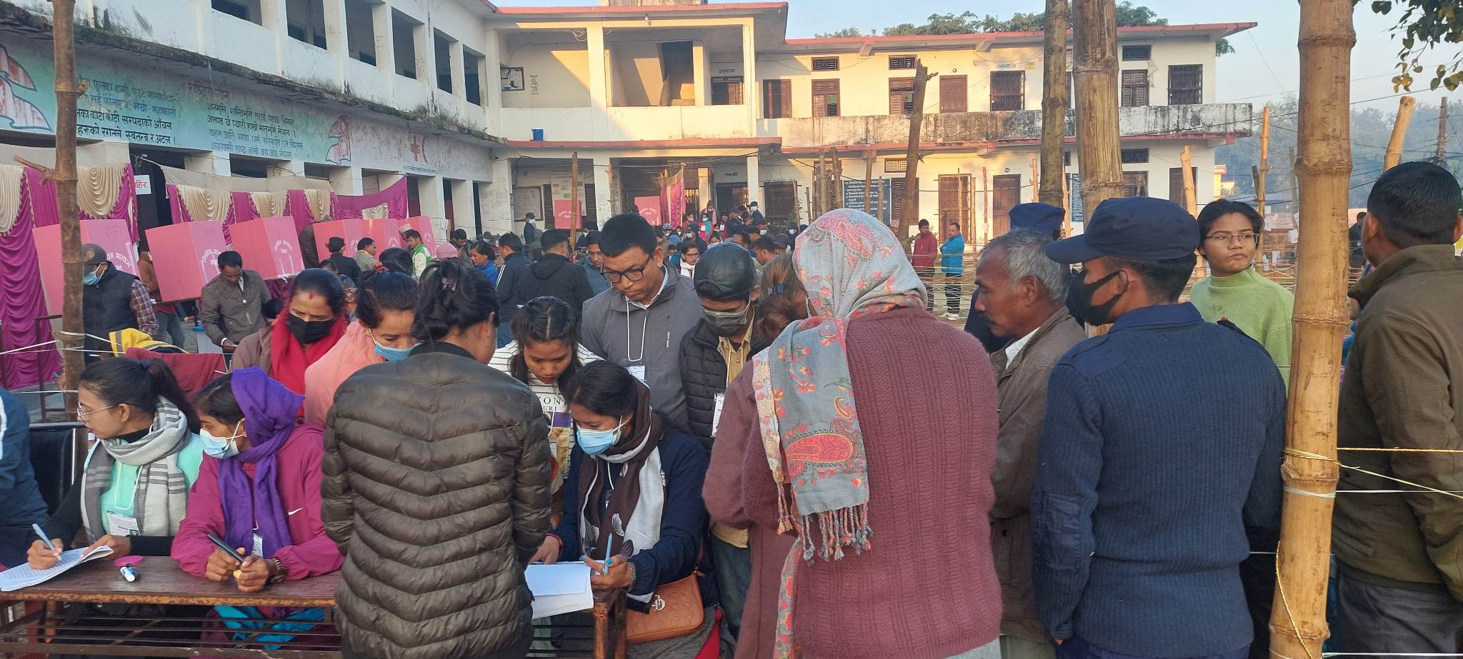 जाडोको मतलब नगरी मतदाताहरु लाइनमा