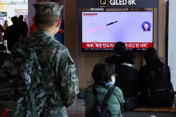 उत्तर कोरियाले बुधबार बिहान १० वटा मिसाइल प्रहार गरेको दक्षिणको आरोप
