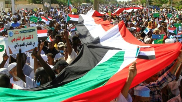 सुडानी सेना प्रमुख कतारी अमिरसँग वार्ता गर्न दोहामा