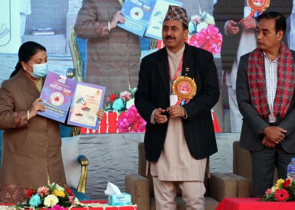 राष्ट्रिय अर्थतन्त्र निर्माण गर्न स्वदेशी उत्पादनमा वृद्धि गर्नुपर्छ : राष्ट्रपति भण्डारी
