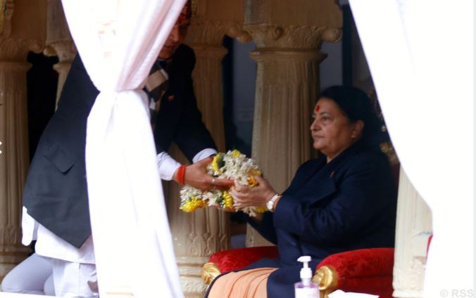 राष्ट्रपतिद्वारा हनुमानढोका पुगी वसन्त श्रवण