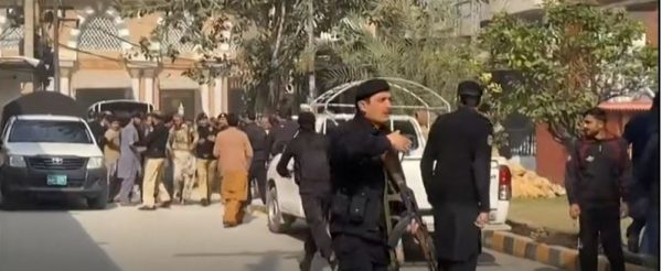 पाकिस्तान आत्मघाती विस्फोट : मृत्यु हुनेको सङ्ख्या २८ पुग्यो, १५० घाइते