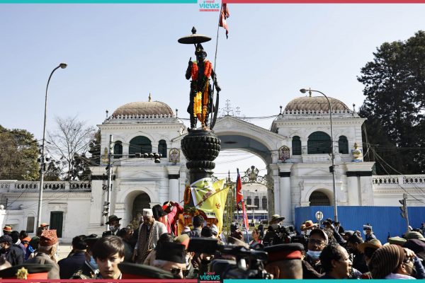 पृथ्वी जयन्तीमा विभिन्न कार्यक्रम, राष्ट्रपतिद्वारा पृथ्वीनारायणको सालिकमा माल्यार्पण (तस्वीरहरू)