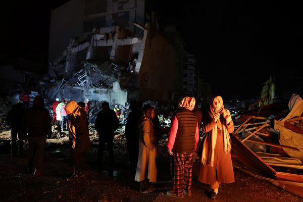 टर्की र सिरियामा भूकम्पका कारण ज्यान गुमाउनेको संख्या ४ हजार नाघ्यो, १५ हजार जना घाइते