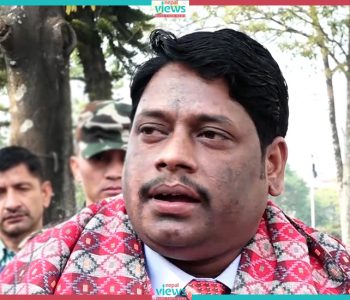 राजीनामा दिँदै खानेपानीमन्त्री खान