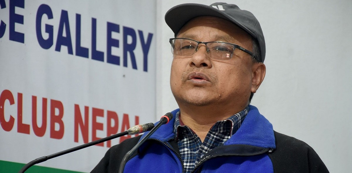 ‘घुर्मी र हर्कपुरमा चिहान खन्दैछौँ’