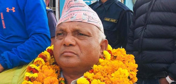 मुख्यमन्त्री महराले दिए राजीनामा
