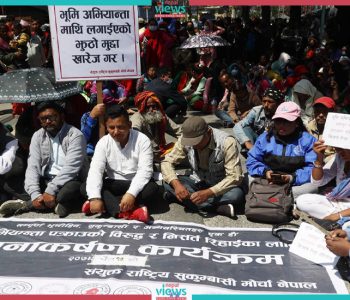 सुकुम्वासीलाई उठिबास लगाउन खोजेको भन्दै मेयर बालेनविरुद्ध प्रदर्शन (फोटोहरू)