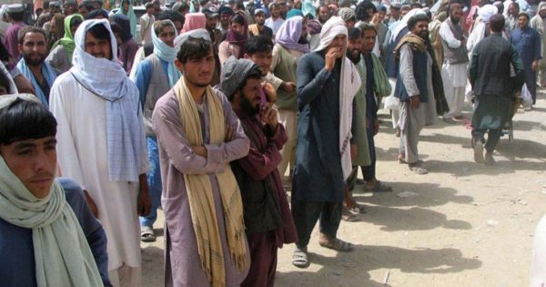 पाकिस्तानबाट तीन हजार अफगान शरणार्थी फर्किए