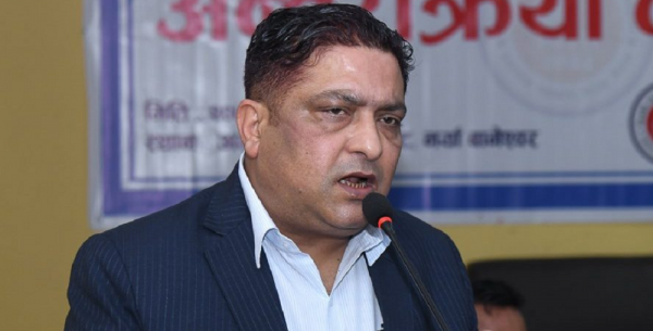 निजी अस्पतालहरूलाई स्वास्थ्य बिमाको जिम्मा दिनु हुँदैन : सचिव पोखरल