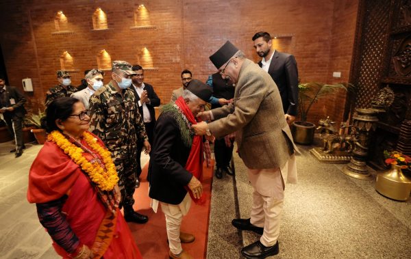 राष्ट्रपतिमा निर्वाचित भएपछि रामचन्द्र पौडेललाई बालुवाटारमा स्वागत (तस्वीरहरु)