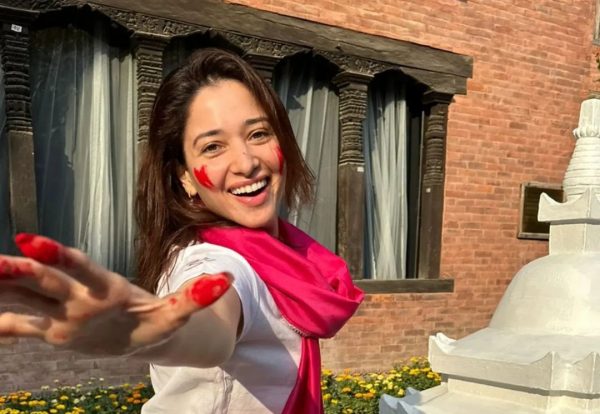 ‘बाहुबली’ अभिनेत्री तमन्ना भाटिया काठमाडौंमा, यसरी मनाइन् होली (तस्वीरहरु)