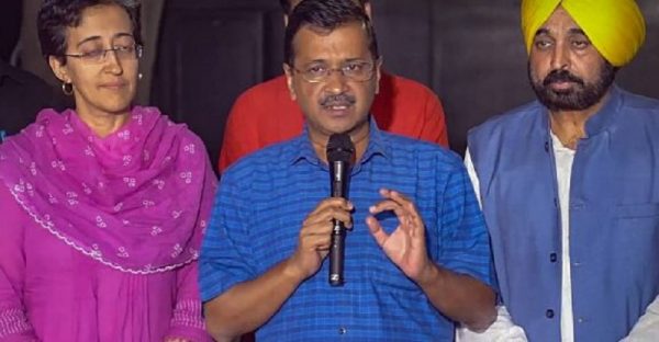 दिल्लीका मुख्यमन्त्री केजरीवाल ९ घण्टा सीबीआईको फन्दामा, ५६ वटा प्रश्नको सामना