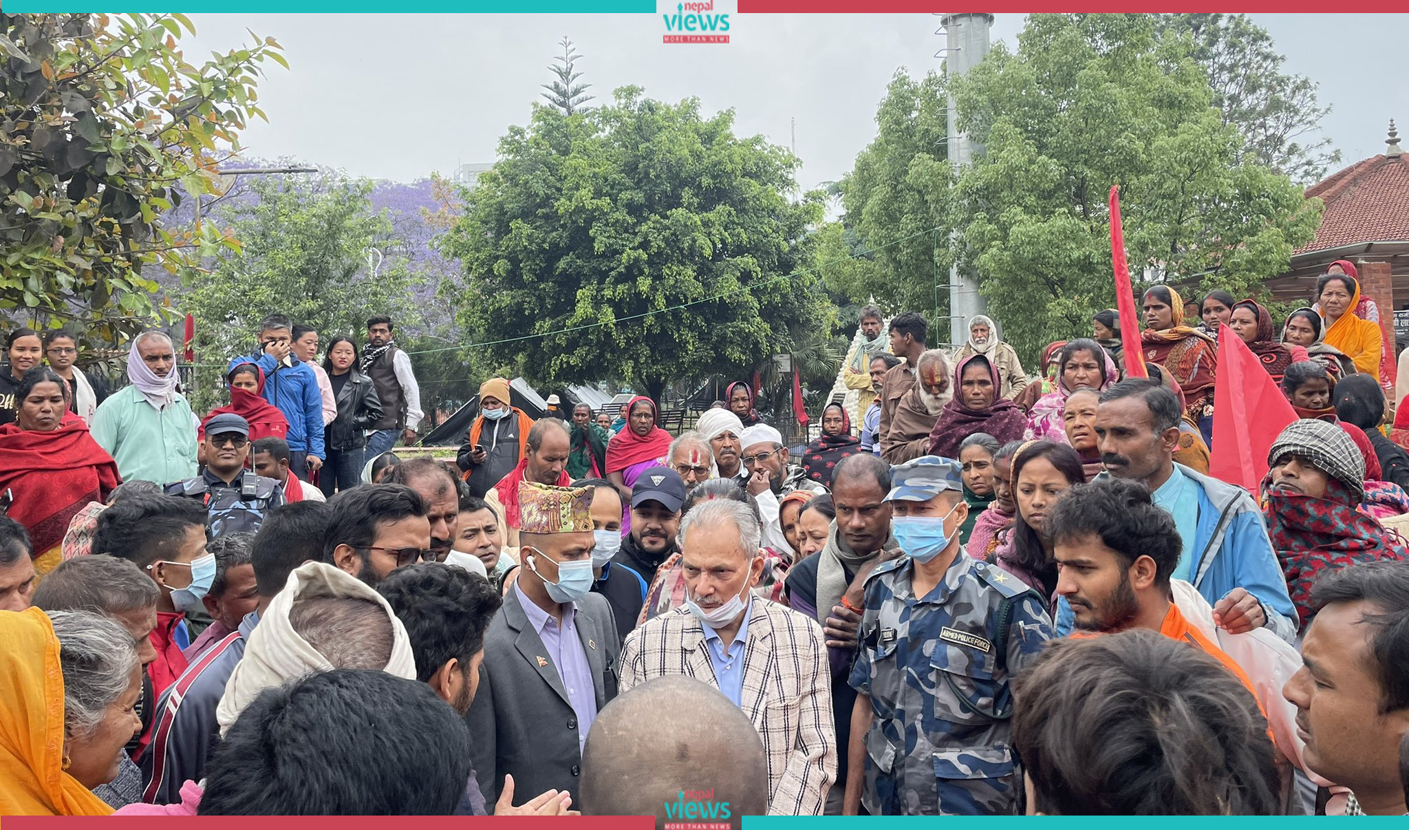 मिटरब्याजी पीडित र महावीर पुनको आन्दोलनमा पूर्वप्रधानमन्त्री डा.भट्टराईको साथ