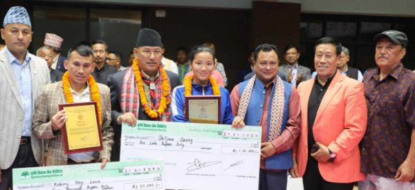 पारा तेक्वान्दो खेलाडी सिर्जना र प्रशिक्षक कविराज सम्मानित