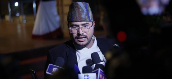 प्रधानमन्त्रीको चीन भ्रमणलाई ज्ञानबहादुरले दिए नाटकबाजीको संज्ञा