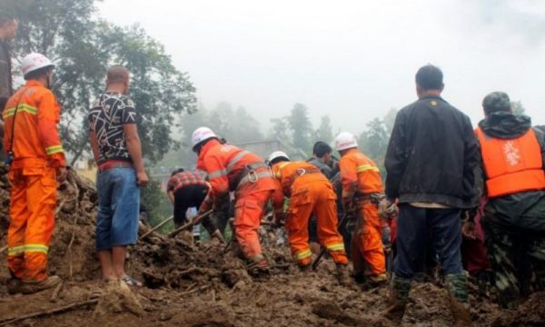 चीनमा हिमाली पहिरोमा परी कम्तीमा १४ जनाको मृत्यु, ५ बेपत्ता