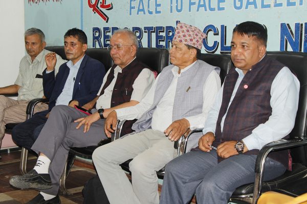 दुग्ध विकास बोर्ड खारेज गर्ने सरकारको निर्णयको विरोध