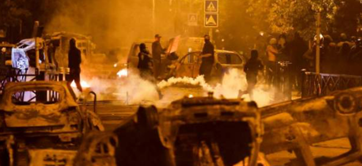 फ्रान्स हिंसाः पुलिस र प्रदर्शनकारीबीच झडप, थप ५६ प्रदर्शनकारी पक्राउ