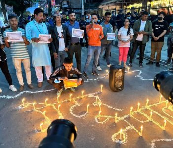 बालेनको समर्थनमा उत्रिए युवा,  ग्रेटर नेपालको नक्सा बनाएर दीप प्रज्ज्वलन