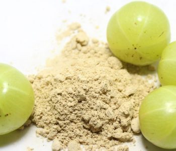 सुन्दर कपालका लागि अमला र मेहेन्दीको पाउडर