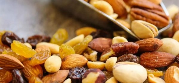 दुब्लोपनबाट छुट्कारा पाउन ‘ड्राई फ्रुट्स’