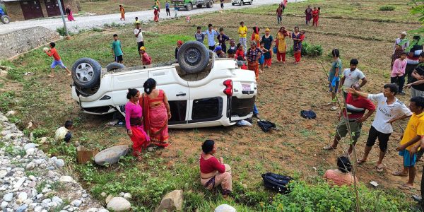 प्रदेश मामिला समितिका सभापति खड्का चढेको गाडी दुर्घटना