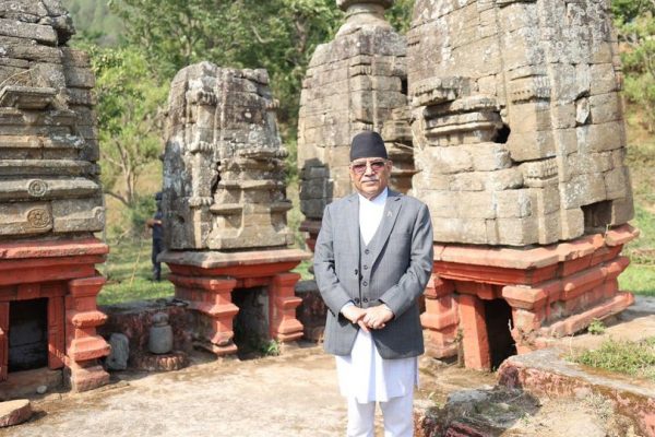 प्रधानमन्त्रीद्वारा ग्यास उत्खनन क्षेत्रको निरीक्षण
