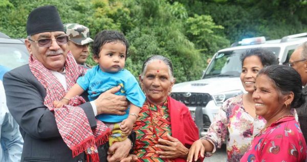 कास्कीका गाउँगाउँमा प्रधानमन्त्री प्रचण्ड (फोटोहरू)