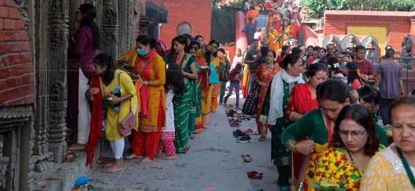 काठमाडौंको गोकर्णेश्वर महादेव मन्दिरमा श्रद्वालुको भीड (तस्वीरहरु)