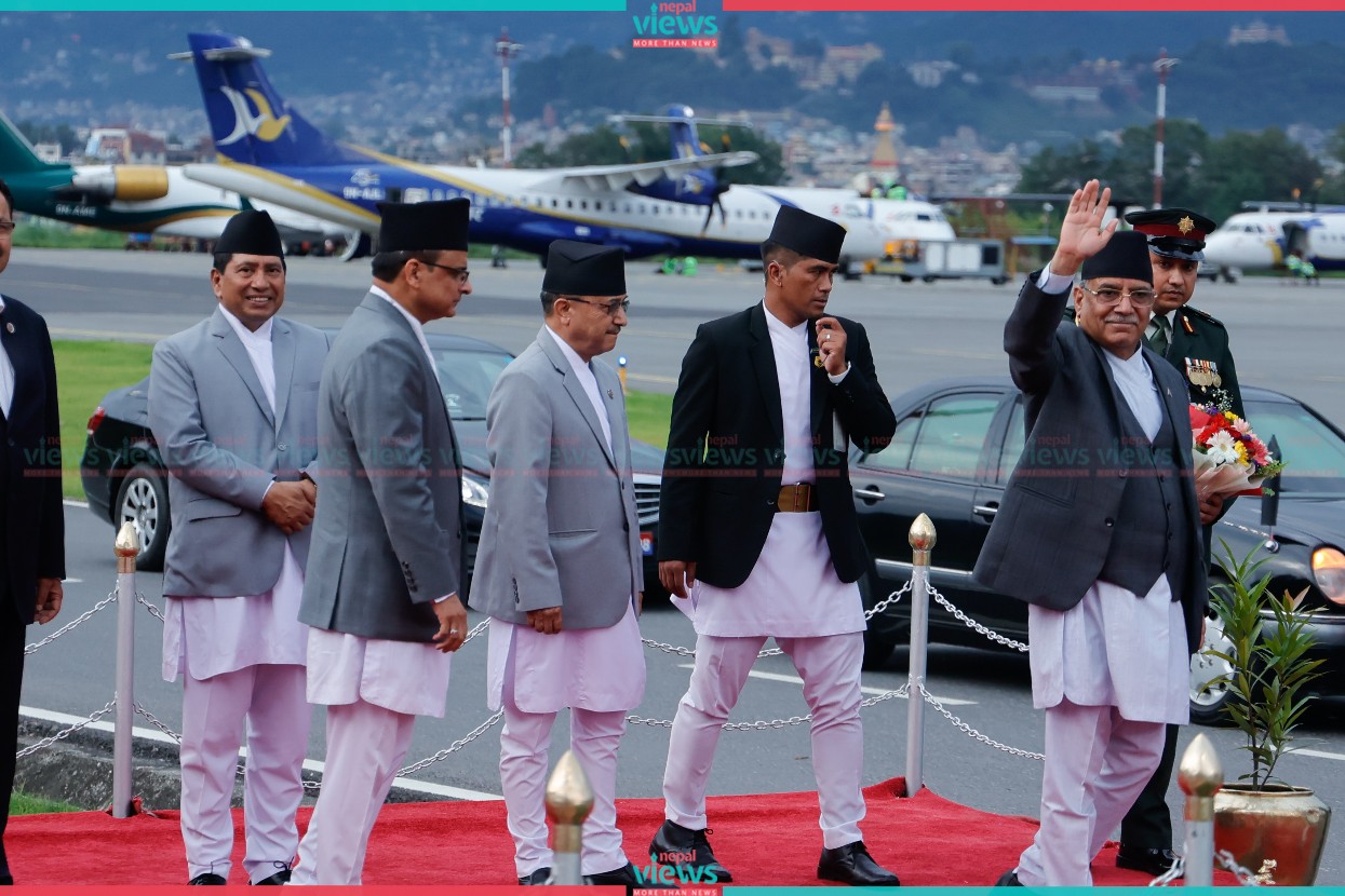 प्रधानमन्त्री दाहाल इटाली प्रस्थान, त्रिभुवन विमानस्थलमा बिदाइ (तस्वीरहरु)