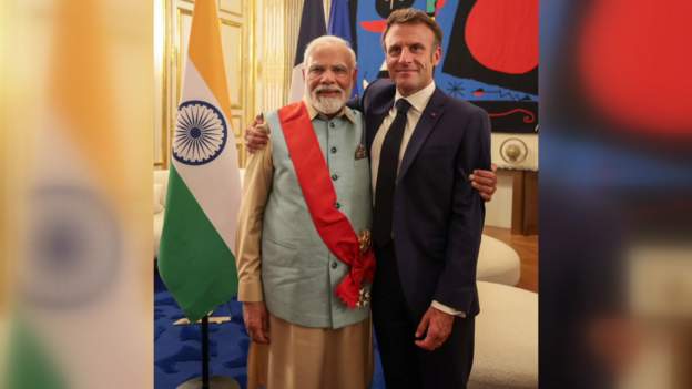 भारतीय प्रधानमन्त्री मोदीलाई फ्रान्समा सर्वोच्च सम्मान