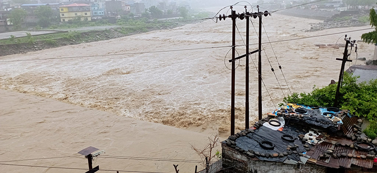 तिनाउ नदीको तटीय क्षेत्रमा जोखिम