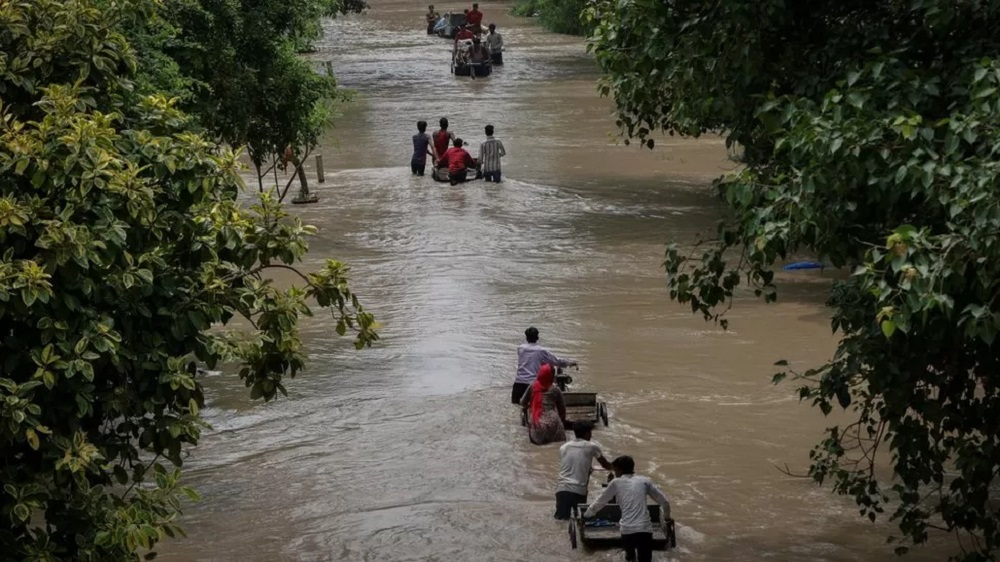 यमुना नदीले अलिपुर बाँध भत्कायो, राजधानी नयाँ दिल्ली उच्च जोखिममा
