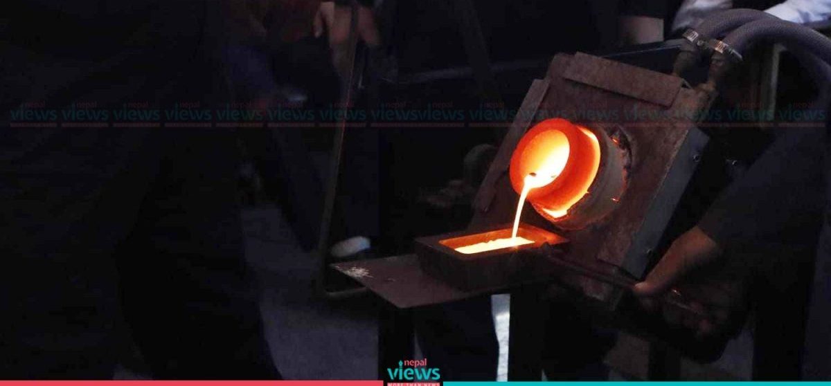 सुनको भाउ बढ्दा घट्यो चाँदी