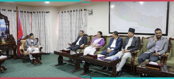 संसद् खुलाउन ठूला दलका सचेतकसँग सभामुखको छलफल