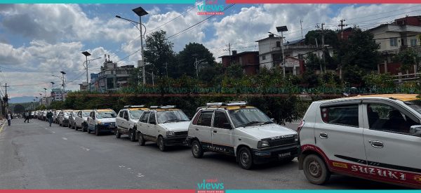 यातायात व्यवसायी आन्दोलित, पठाओ बन्द हुनुपर्नेदेखि भन्सार छुटसम्मका माग (तस्वीरहरु)