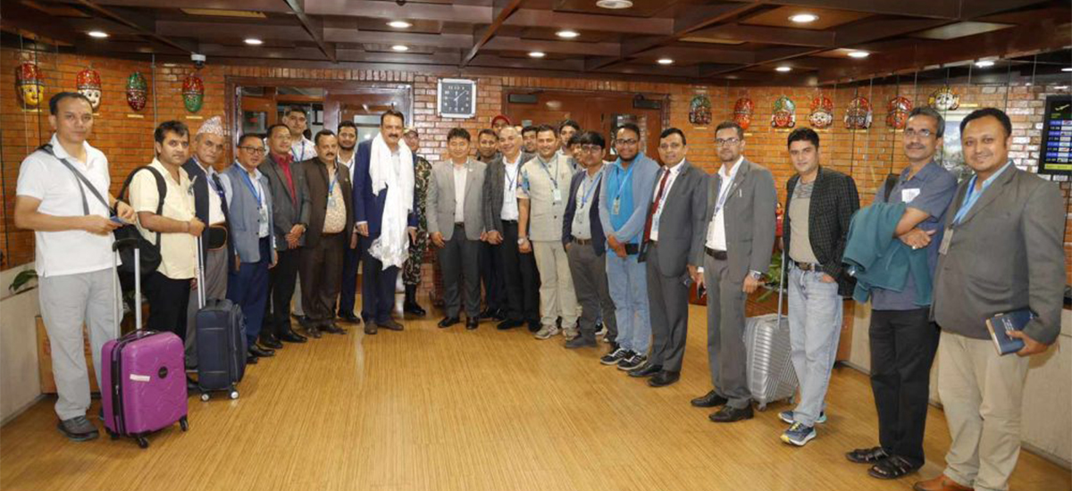 अर्थमन्त्री महत क्यानडा प्रस्थान