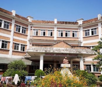 अस्पतालको सेफ्टिक ट्याङ्कीमा खसेर बालिकाको मृत्यु