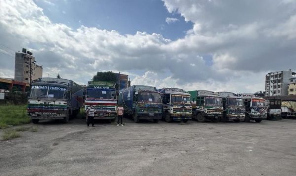 काठमाडौंबाट तिब्बत हुँदै ४० गाडी चामल हुम्ला पुग्दै, नेपालको भन्दा चीनको बाटो सस्तो