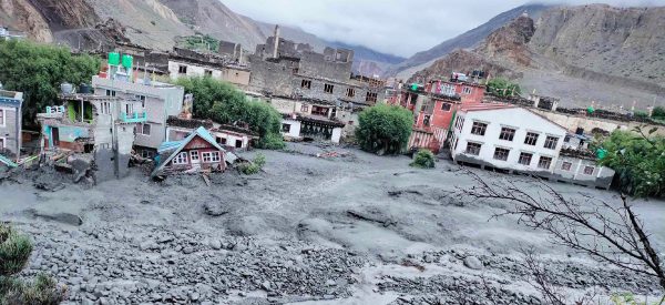 कागखोला बाढी : स्थानीय भन्छन्- ‘ज्यान त बच्यो, तर, घरबारविहीन भयौँ