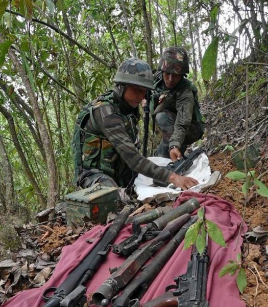 मणिपुरमा प्रहरीबाट लुटिएका ११ सय हतियार र १५ हजार गोली बरामद