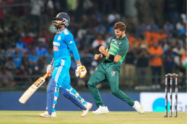 एसिया कप क्रिकेट: भारतले पाकिस्तानलाई दियो २ सय ६७ रनको लक्ष्य
