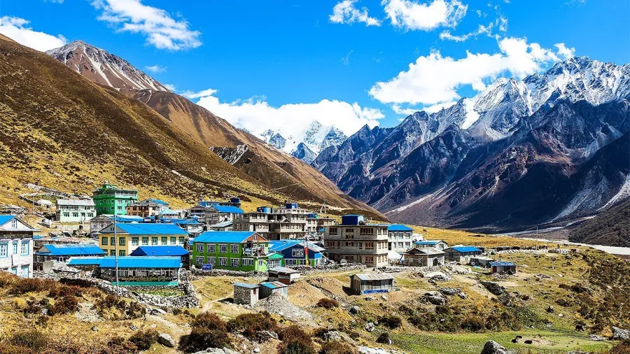 रसुवा भ्रमण गर्ने २५ हजार नाघे, राजस्व संकलन सन्तोषजनक